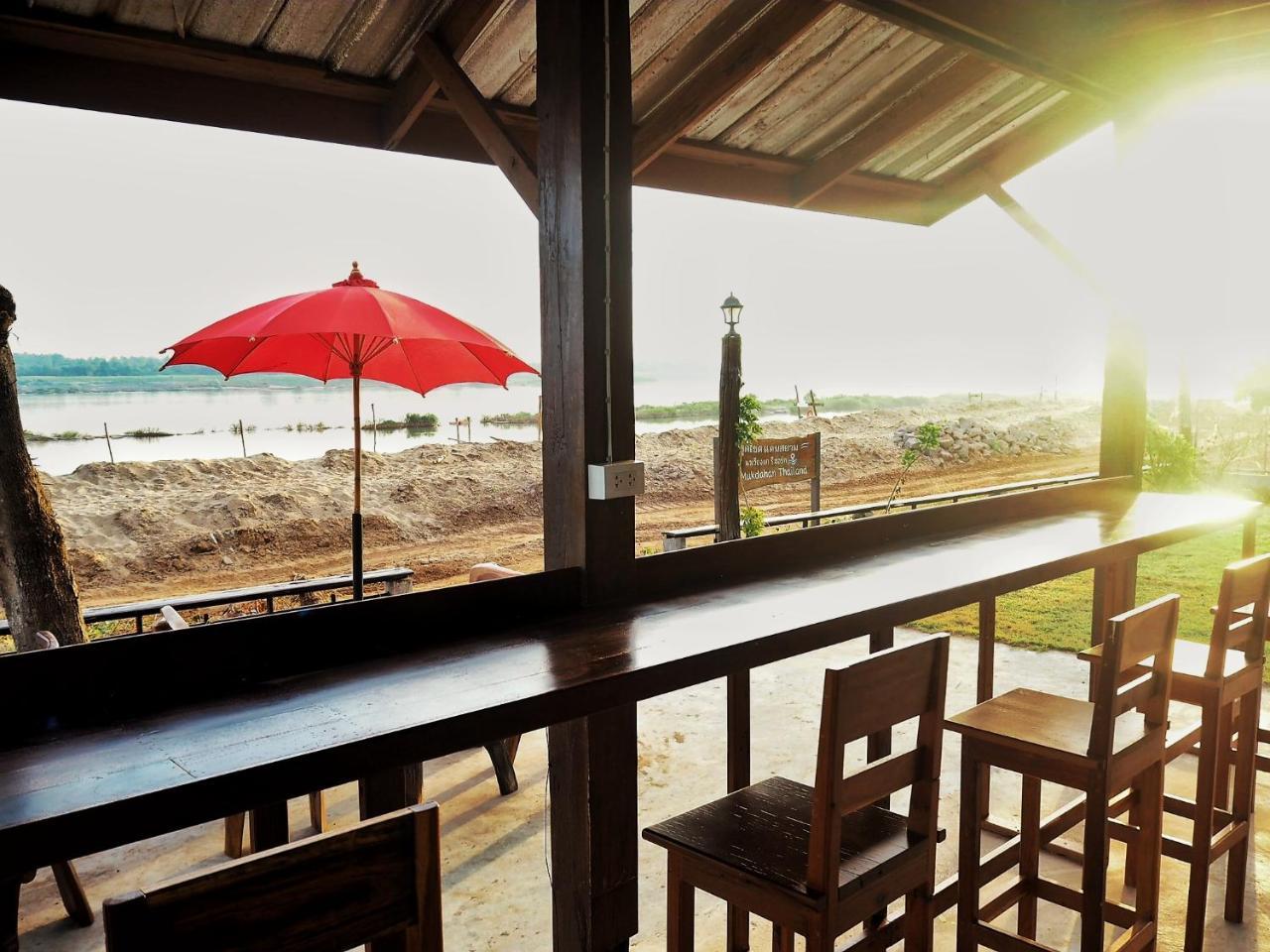 Nawiengkaeriverview Resort Mukdahan Exterior foto